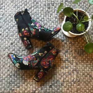 Steve Madden Emison Black Floral Booties